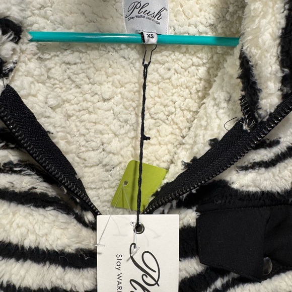 Chic Zebra Pattern Teddy Jacket - Picture 2 of 9